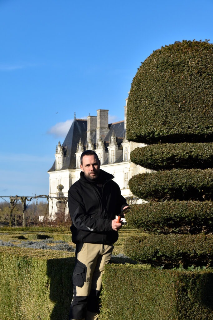 Portrait d'Anthony Coué, jardinier au château de Villandry. Crédit photo : Guillaumette MOURAIN.