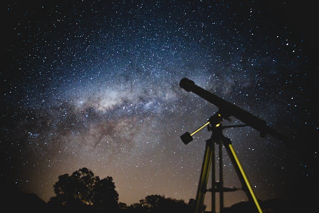 observation du ciel - sortir à Tours - image par Lucas Pezeta / PExels